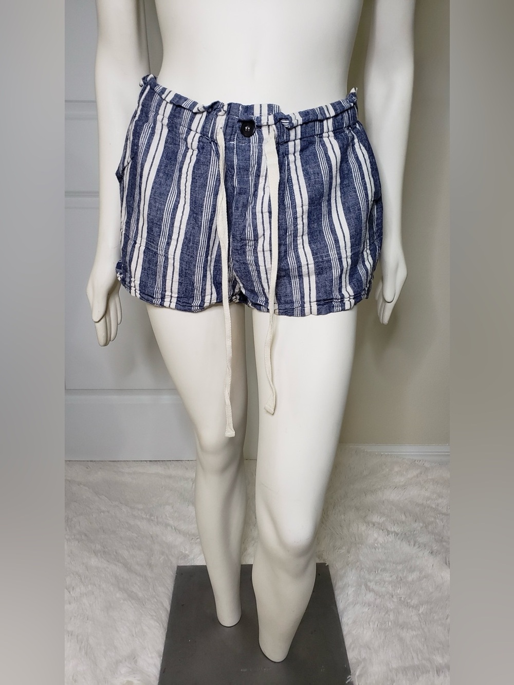 Forever 21 Linen Blend Striped PaperBag Waist Shorts Womens Casual Summer Short